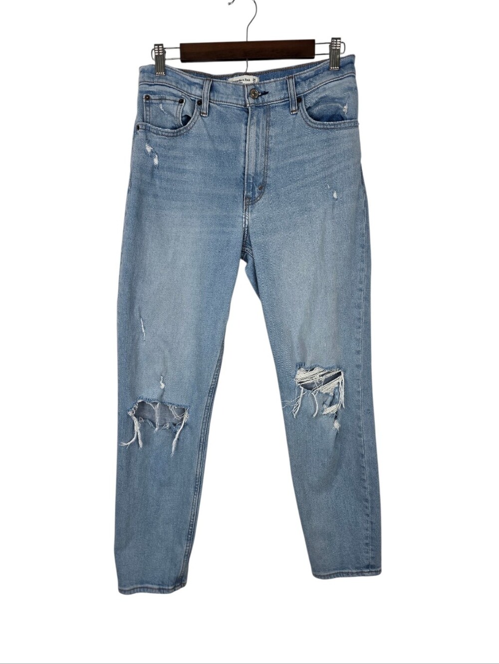 Abercrombie & Fitch The Mom High Rise Light Denim Jeans Distressed Size 6L 28